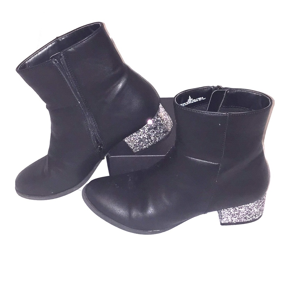 Black sparkle heeled booties size kids 6